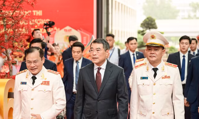 Thủ tướng Lê Minh Hưng dự Lễ kỷ niệm 80 năm Ngày truyền thống lực lượng Cảnh sát Quản lý hành chính về trật tự xã hội