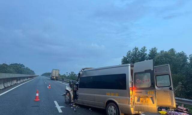 Tai nạn trên cao tốc làm 11 người thương vong: Nhiều người không thắt dây an toàn