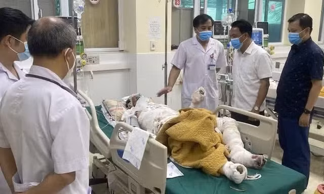 3 người bị bỏng rất nặng khi chữa cháy rừng ở Điện Biên