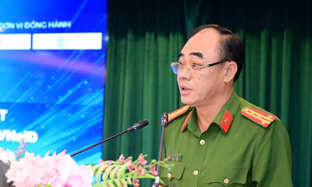 Truy xuất nguồn gốc hoá chất, tiền chất trên VNeID giải quyết bài toán chống hàng giả