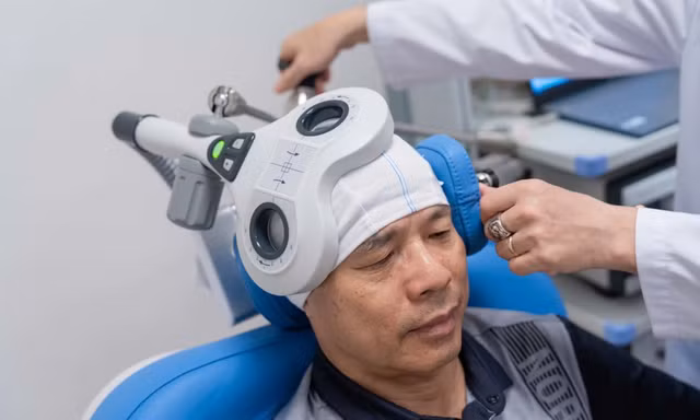 Nhờ được kích thích từ trường xuyên sọ, bệnh nhân mắc zona thoát khỏi ám ảnh đau như điện giật