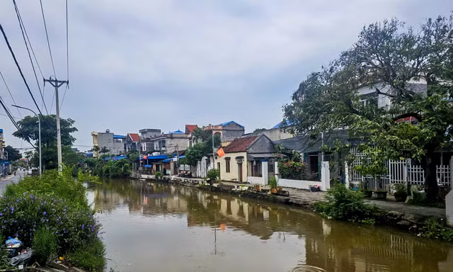 Người mẹ ôm con 5 tháng tuổi tự tử ở Ninh Bình