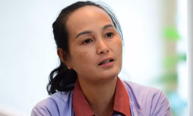 Đưa con đi thi hoa hậu, cha mẹ hồi hộp như ngày thi THPT