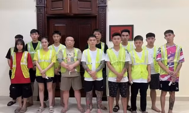 Hà Nội: Quản lý quán Lounge Gas Remix cùng 12 nhân viên bị tạm giữ vì bán 'bóng cười'