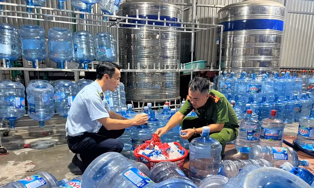 Nhóm đối tượng tung ra thị trường 20.000 bình nước Lavie giả trong vài tháng 
