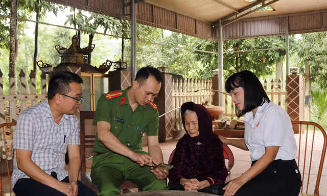 Hành chính công 'đến tận cửa': Người dân không phải đi xa 20km vẫn xong thủ tục trong ngày