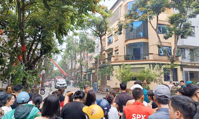 Cháy nhà liền kề ở Hà Nội, hai người tử vong