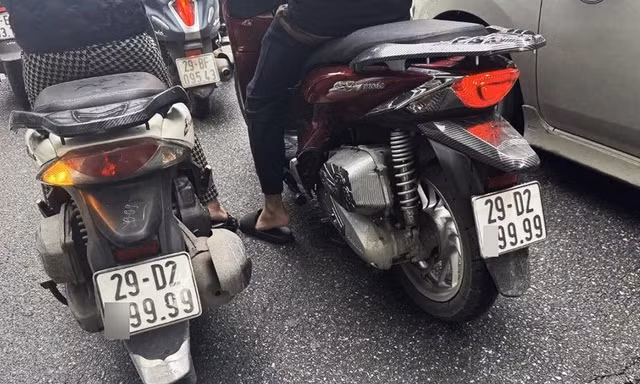 Xác minh 2 xe SH trùng biển số có tứ quý 9 ở Hà Nội