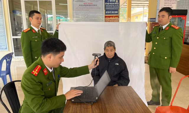 Những đêm trắng và câu chuyện phía sau kỳ tích dữ liệu dân cư