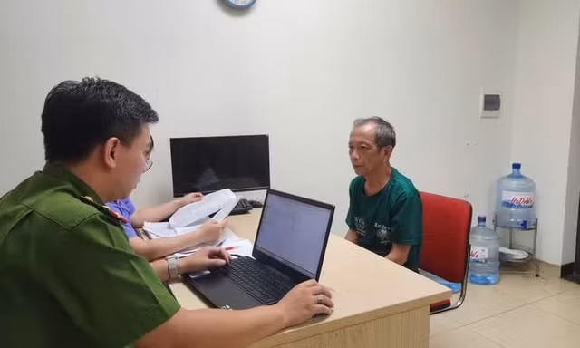 Công an Hà Nội lật tẩy chiêu lừa của ‘thần y’ chữa bách bệnh bằng nước ion kiềm