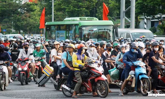 Hà Nội: Cửa ngõ ùn nhẹ, nội đô thông thoáng chiều cuối kỳ nghỉ lễ Quốc khánh 2/9