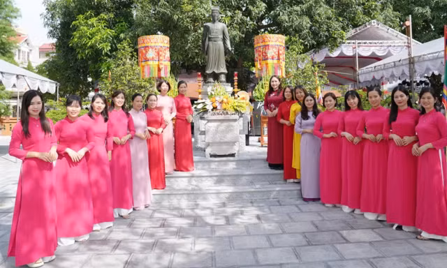 Đền Văn Hiến thờ danh nhân Tô Hiến Thành là địa chỉ giáo dục truyền thống văn hóa, lịch sử cho người dân xã Ô Diên