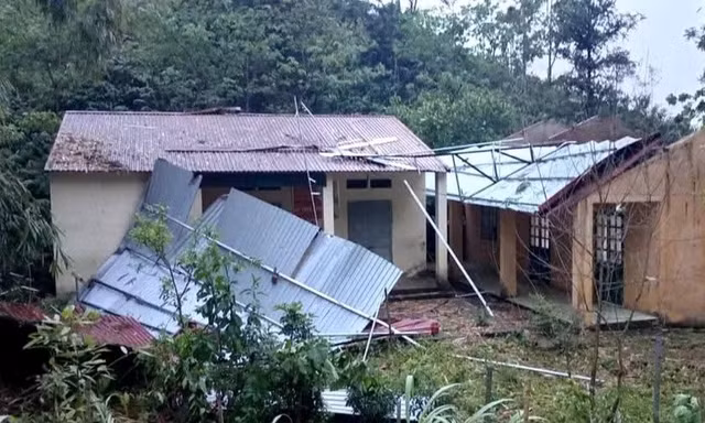 Mưa đá Lào Cai tàn phá hơn 300 ngôi nhà, hàng trăm ha đặc sản