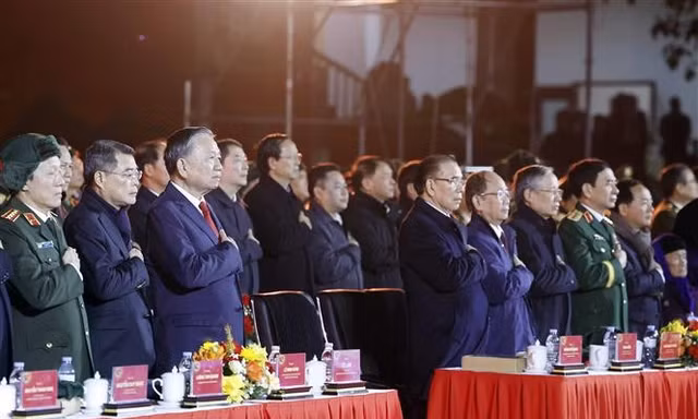 Tổng Bí thư dự Chương trình kỷ niệm 85 năm ngày Bác Hồ về nước