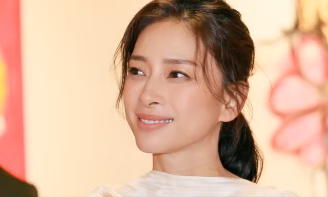 Ngô Thanh Vân sinh con