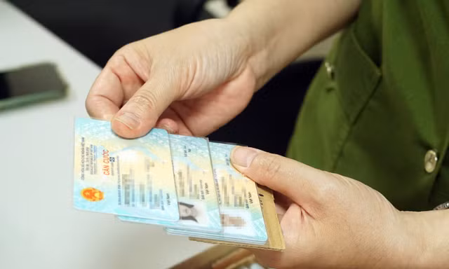 Người dân có thể đổi thẻ Căn cước trên VNeID theo đơn vị hành chính mới