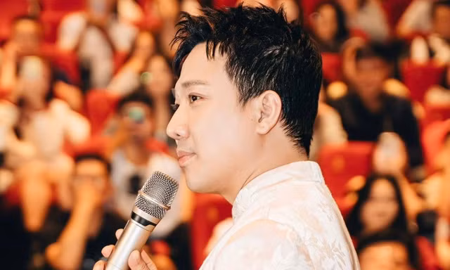 Trấn Thành cầu xin khán giả