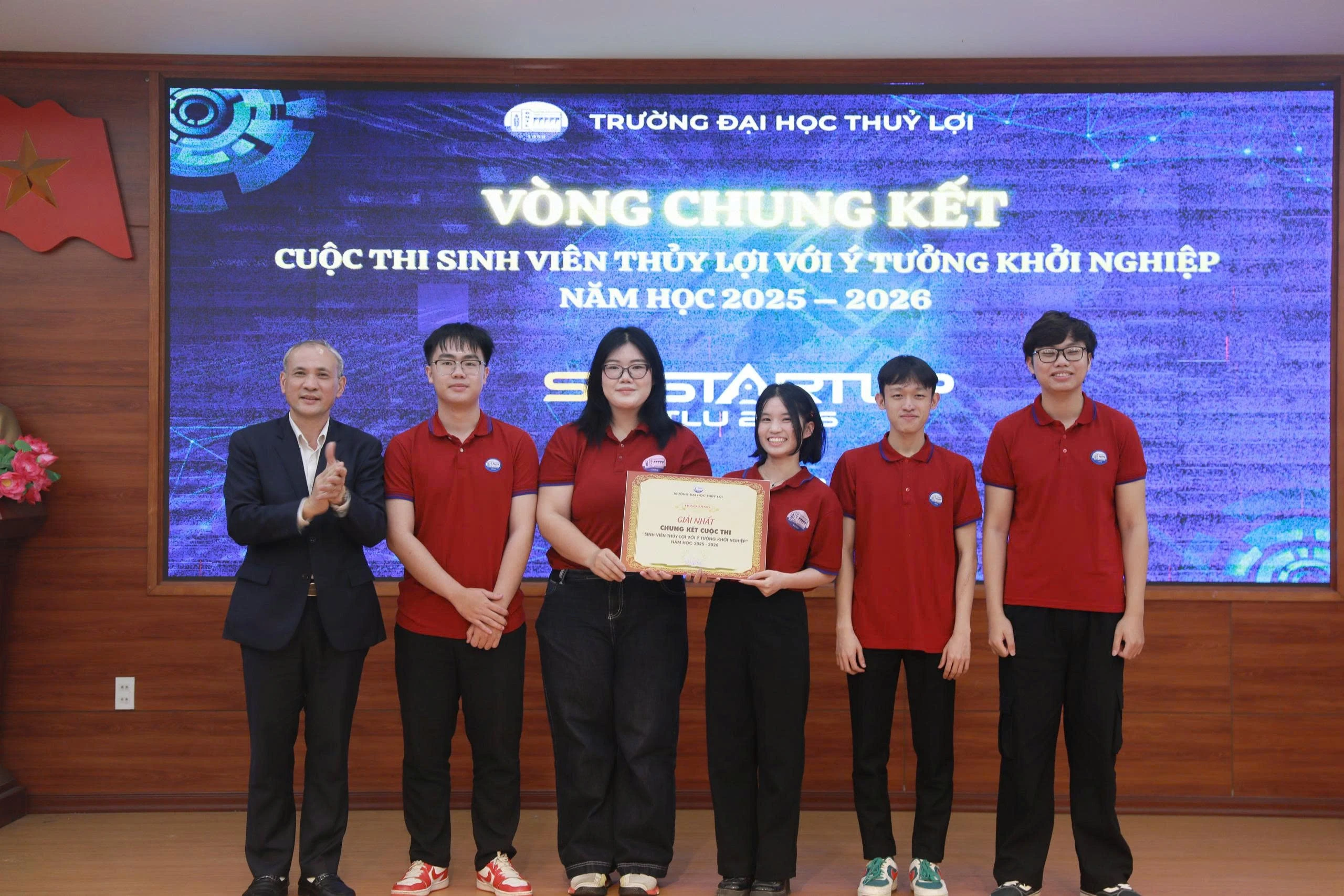 Sinh viên Thủy lợi chế tạo cống AI, cà phê lên men giành giải khởi nghiệp