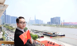 Anh Vũ Đỗ Khanh tại TPHCM dịp kỷ niệm 50 năm Ngày thống nhất đất nước ẢNh: NVCC