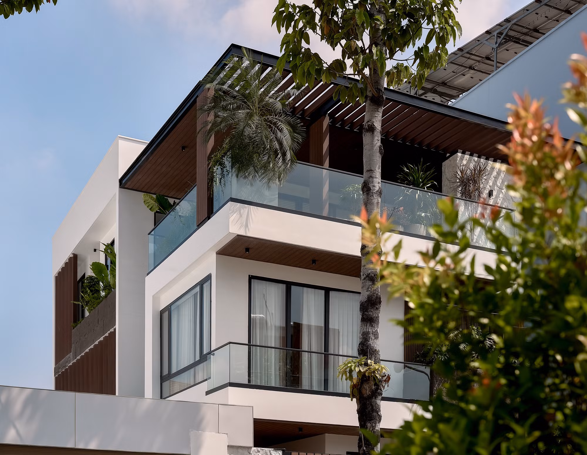 Thiết kế biệt thự 650m2 theo phong cách hiện đại và Modern Tropical
