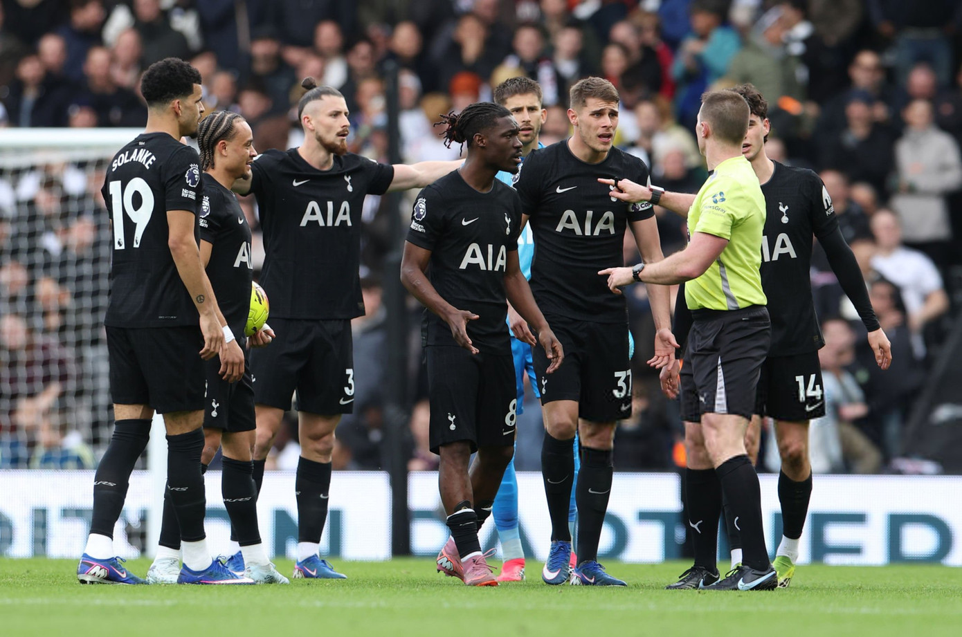 fulham-v-tottenham-hotspur-premier-league.jpg