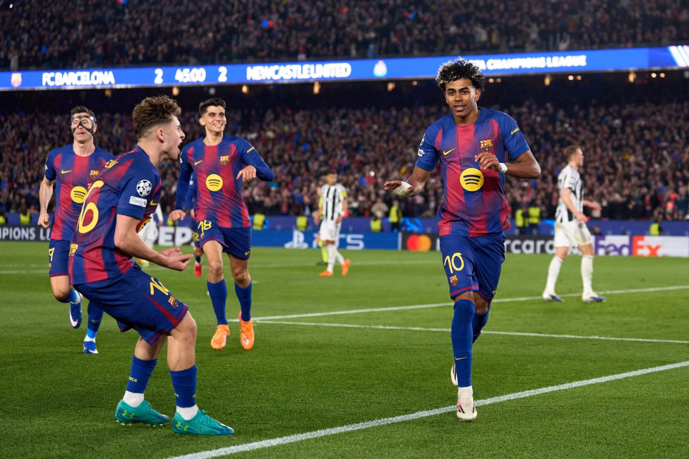 fc-barcelona-v-newcastle-united-fc-uefa-champions-league-2.jpg
