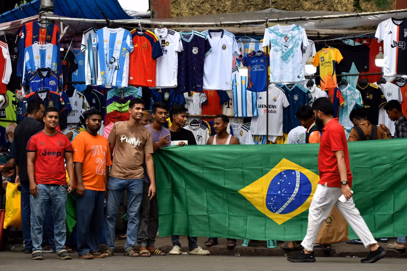 fifa-world-cup-2026-fever-grips-kolkata.jpg