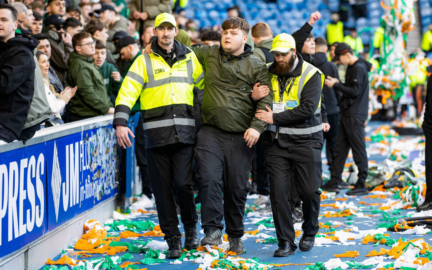 Ẩu đả chưa từng có ở trận derby căng thẳng nhất thế giới 8 rangers-v-celtic-scottish-gas-scottish-cup-7.jpg