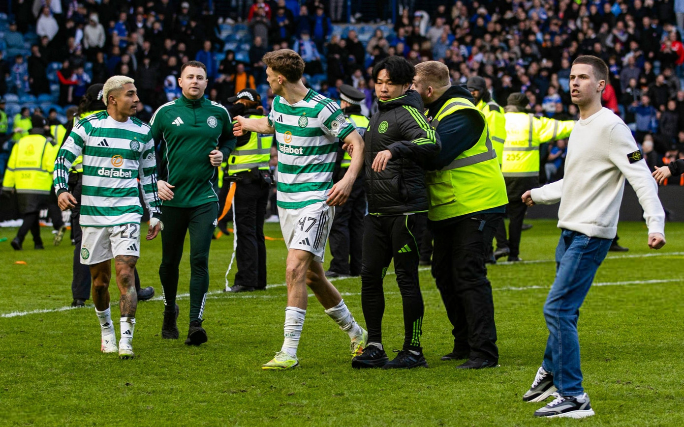 Ẩu đả chưa từng có ở trận derby căng thẳng nhất thế giới 6 rangers-v-celtic-scottish-gas-scottish-cup-3.jpg