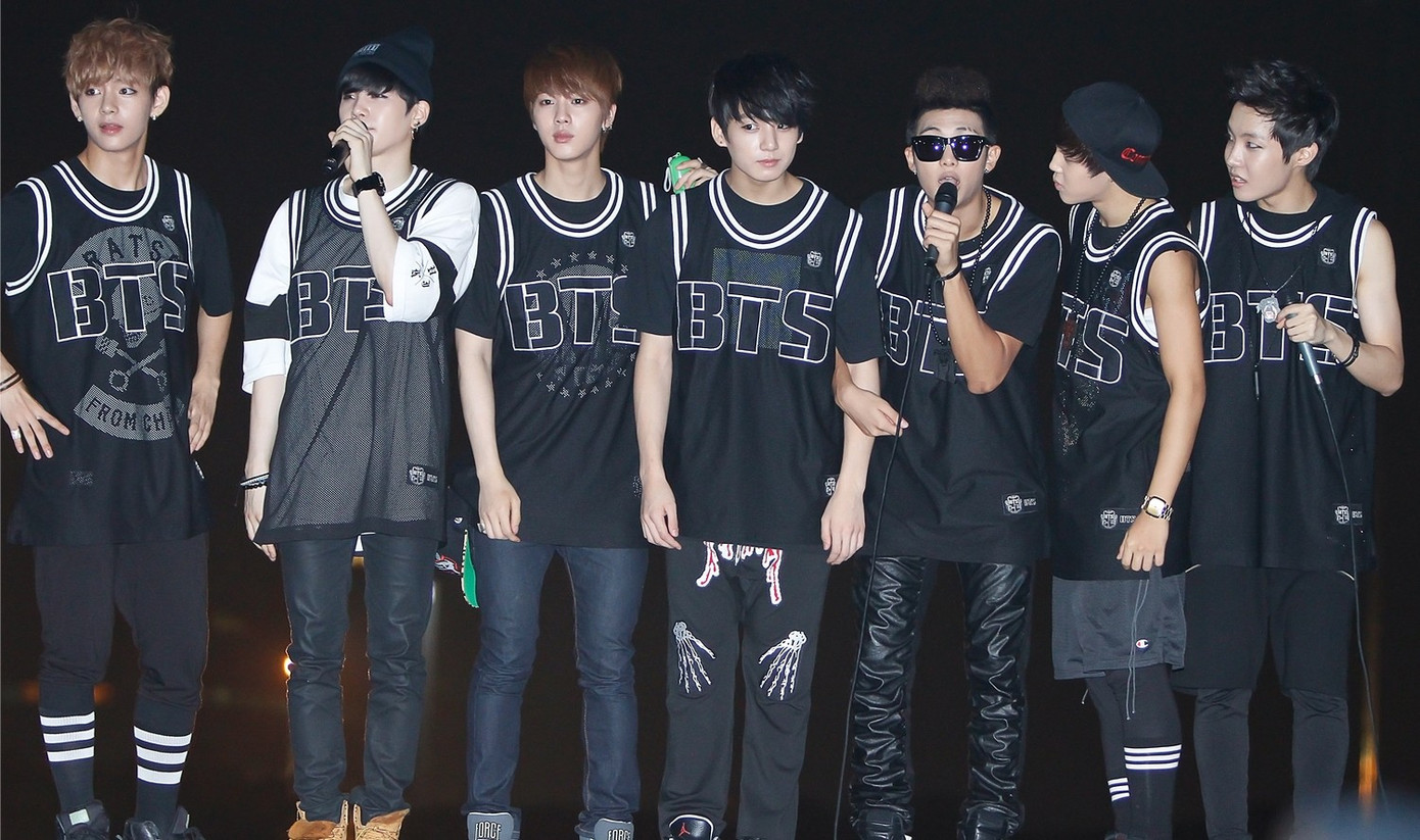 bangtan-boys-at-a-fanmeeting-on-music-bank-in-july-2013-02.jpg