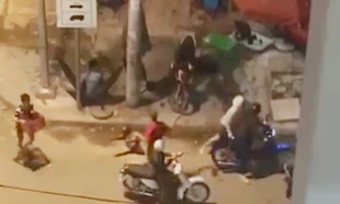 Nửa đêm 'quậy tưng' đường phố, nhóm đối tượng bị công an TP.HCM mời làm việc