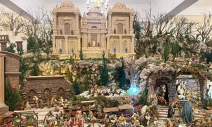 Hang đá Giáng sinh hơn 7m ở Đồng Nai gây sốt với nghìn chi tiết độc đáo