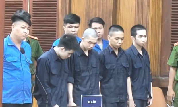 Các bị cáo tại tòa.