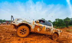 Dàn xe địa hình tranh tài tại giải đua ô tô off-road ở Hà Nội