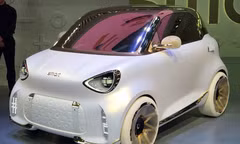 Mẫu xe điện mini 2 chỗ đi được 300 km mỗi lần sạc