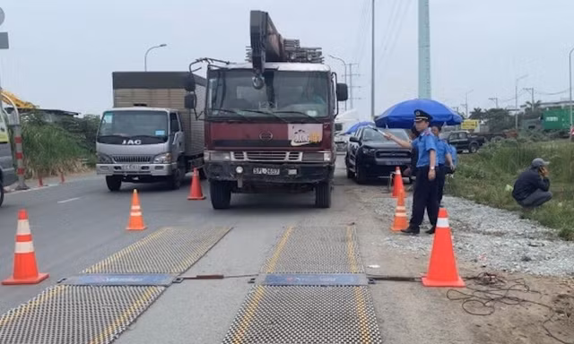 Bất cập quản lý, giám sát xe kinh doanh vận tải 