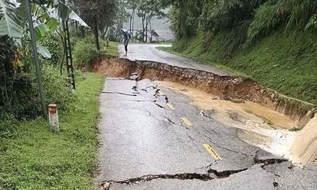 Bộ Xây dựng kích hoạt phương án khẩn, ứng phó bão số 12