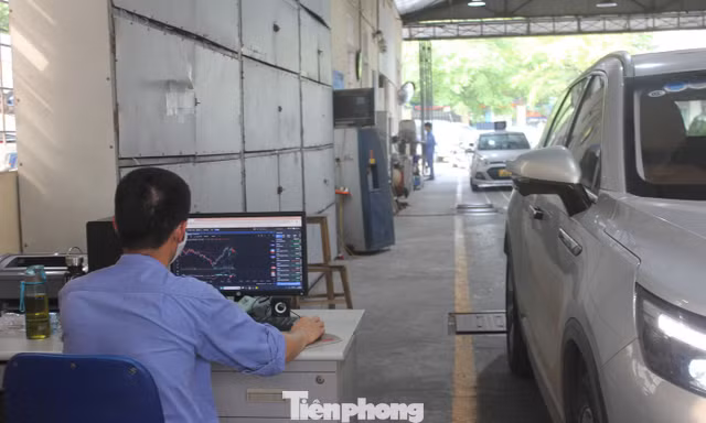 Việt Nam nguy cơ thành 'bãi rác công nghệ' nếu chậm siết nhiên liệu ô tô?