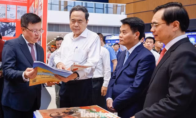 Chủ tịch Quốc hội Trần Thanh Mẫn động viên đội ngũ những người làm báo