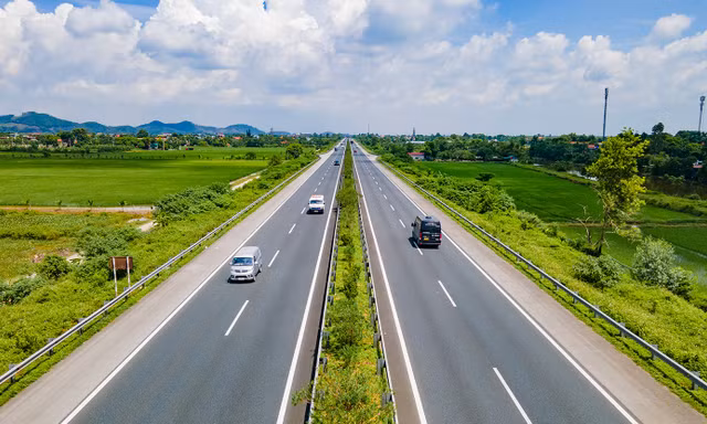 Đề xuất bổ sung 8 cao tốc và sân bay vào Danh mục dự án quan trọng quốc gia
