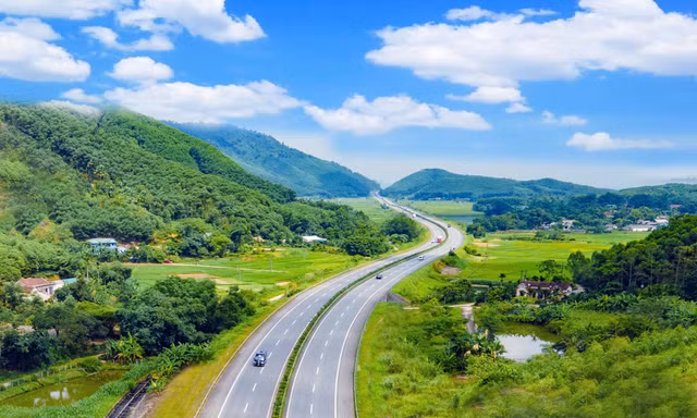 Hơn 7.600 tỷ đồng xóa 'nút thắt cổ chai' trên cao tốc Nội Bài - Lào Cai
