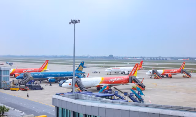 Lên phương án giảm giá dịch vụ hàng không