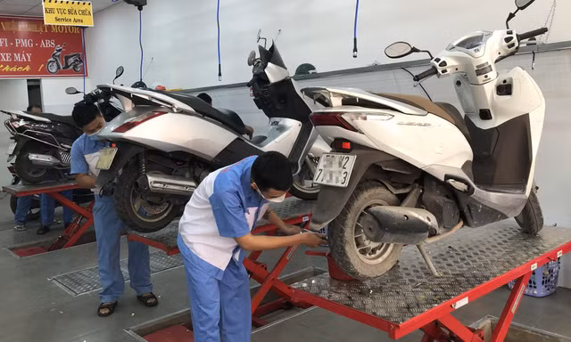 Mách nước 'tân trang' xe máy cũ, ngăn ngừa phát thải 