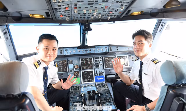 Hé lộ lối thoát hiểm đặc biệt của phi công khi khẩn cấp 