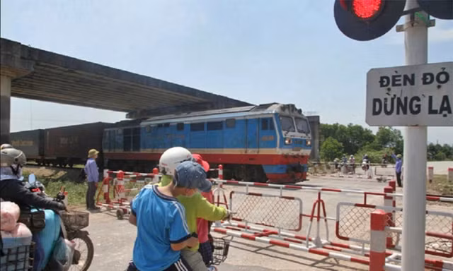 Cần hơn 8.370 tỷ 'xóa sổ' 18 nút giao đường bộ - đường sắt