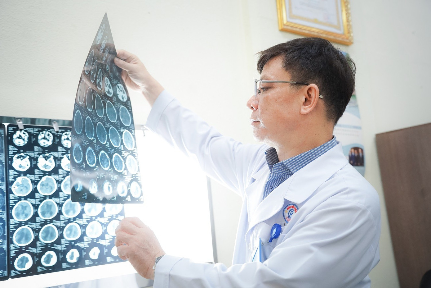 Bệnh nhi bị cành cây rơi trúng đầu, vỡ hộp sọ, dập não nguy kịch tính mạng cho-ray-2.jpg
