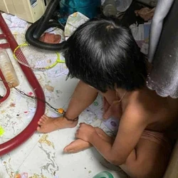 Thông tin bất ngờ vụ hai cháu gái bị bố ruột nhốt, xích chân vào thành giường