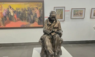 Chiêm ngưỡng những tác phẩm về 'người con Tổ quốc'