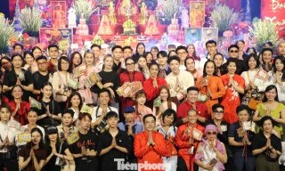 Hàng trăm nghệ sĩ cúng Tổ nghề 