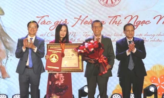 Tập thơ vừa ra mắt đã xác lập Kỷ lục Việt Nam